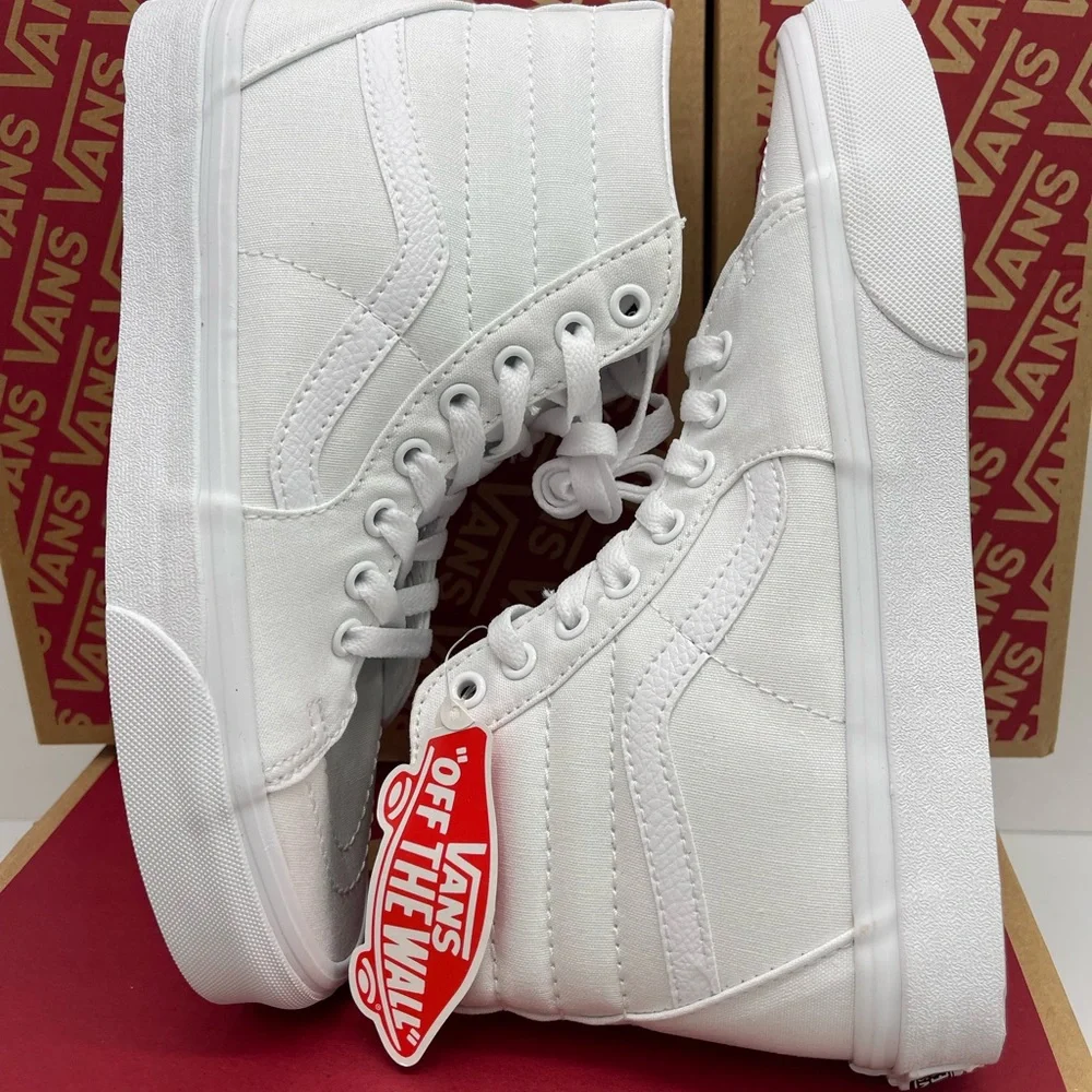 Vans Men’s Sk8-Hi Sneakers
True White
VN000D5IW00
Lifestyle, Original Icon, Canv - Picture 8 of 16